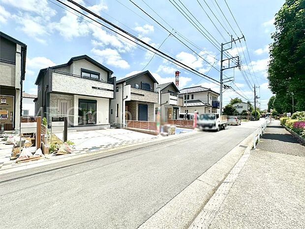 前面道路はきちんと整備されています