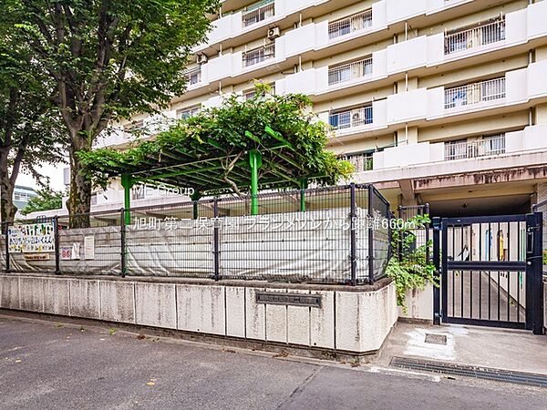幼稚園・保育園 660m 旭町第二保育園