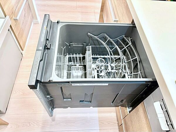 面倒なお片づけは食洗機にお任せ！家事の負担が減って、時間にも気持ちにもゆとりができます。