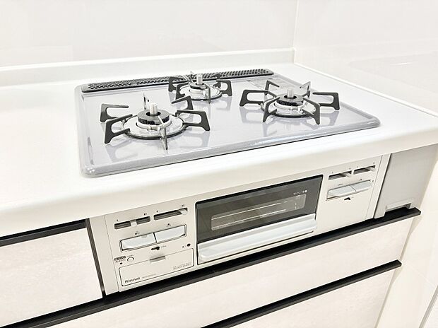 毎日のお料理に大活躍!3口コンロ・グリル付きのビルトインコンロ。