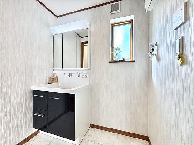 お子さんがうがい、手洗いも喜んでしてくれそうな洗面所!