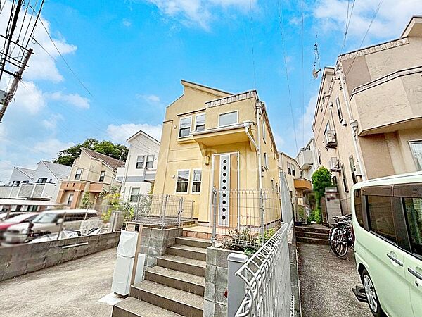 たっぷりの陽光と開放感に包まれる明るい住まい