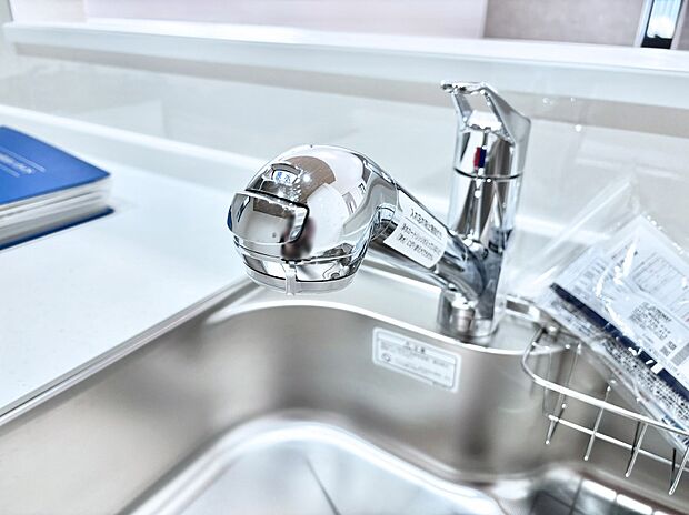 いつでも清潔なおいしいお水を。一つの水栓で水道水と浄水を使い分け。