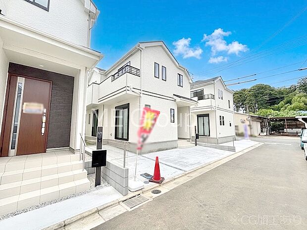 前面道路はきちんと整備されています