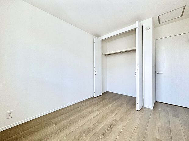 子供部屋にもおすすめな収納スペースたっぷりの居室