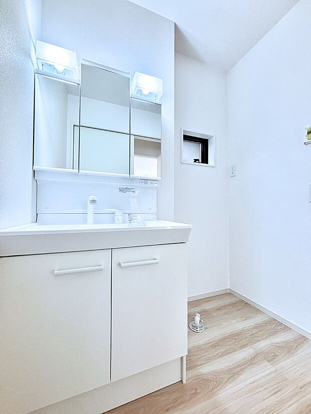 広々とゆとりのあるランドリースペース。