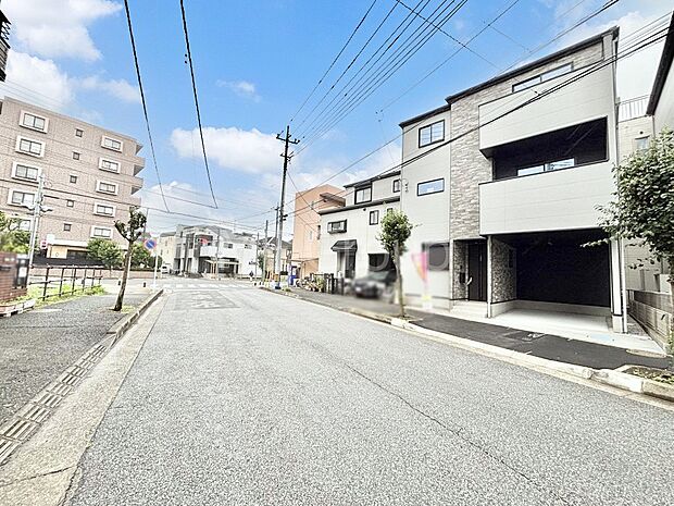 見通しの良さとともに、街並みに開放感を与えてくれます。 