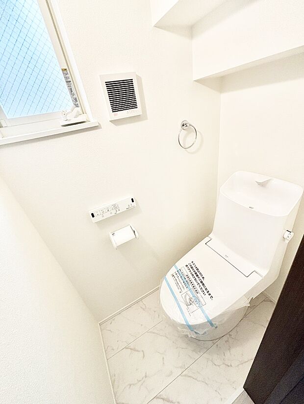 白を基調とした清潔感のある落ち着ける空間