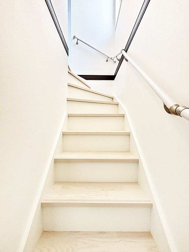 リビング階段が家族の笑顔と会話をつないでくれます