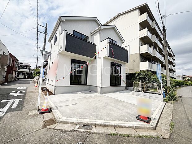 外観「無料オンライン相談」受付中!溢れる陽光でご家族の笑顔も輝く
