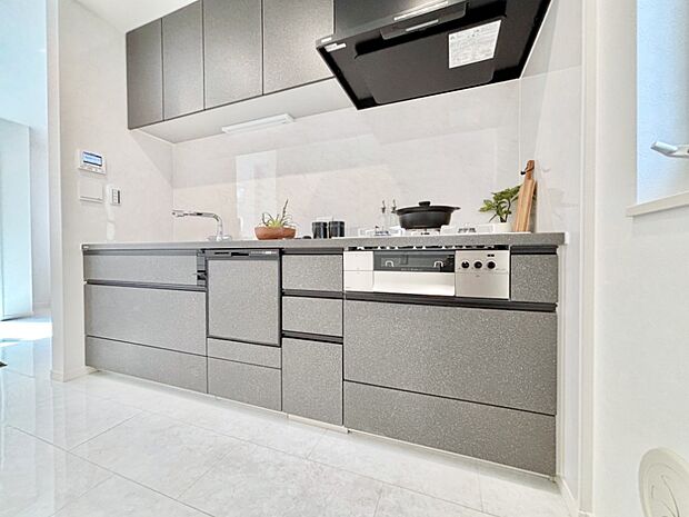 ゆとりあるキッチンではご家族と楽しくお料理ができます。