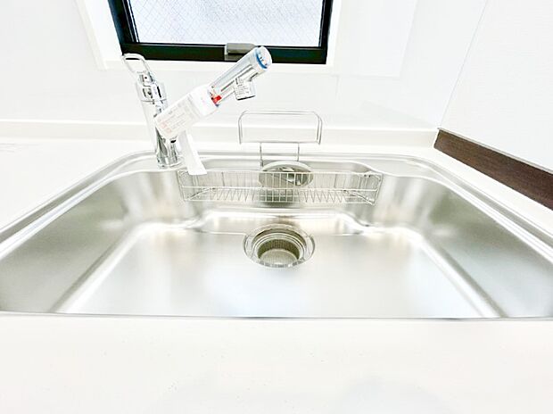 いつでも清潔なおいしいお水を。一つの水栓で水道水と浄水を使い分け。