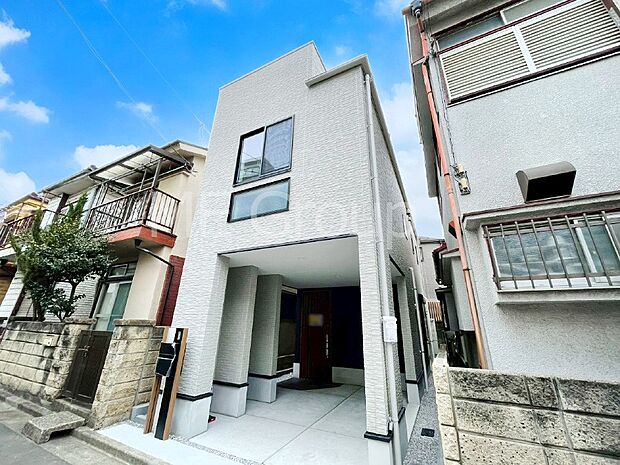 開放感溢れる2階リビングで家族団らんが楽しめるマイホーム!