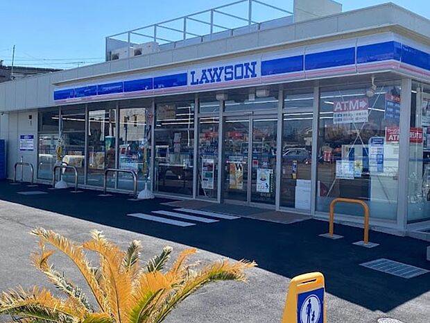 コンビニ 82m ローソン H世田谷喜多見一丁目店