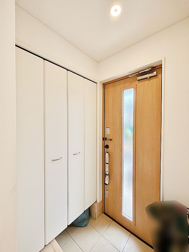 家族の帰宅やお客様をあたたかく迎える玄関