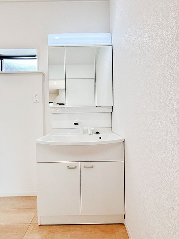 収納力と機能性に優れた洗面化粧台