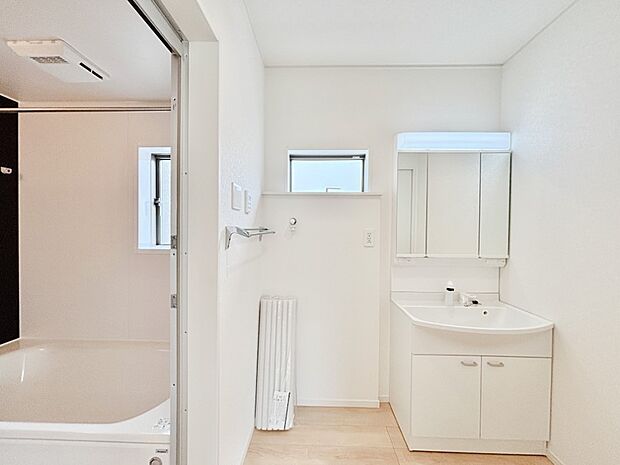 広々とゆとりのあるランドリースペース