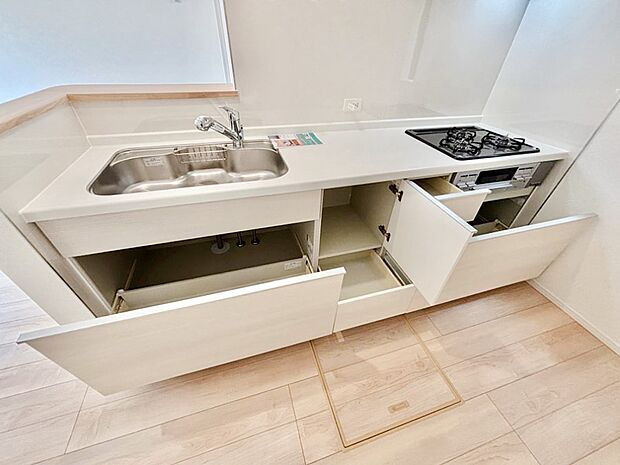 使いやすさを優先したスライド式収納タイプ!