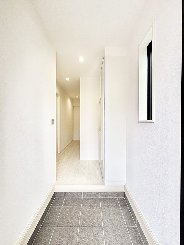 家族の帰宅やお客様をあたたかく迎える玄関