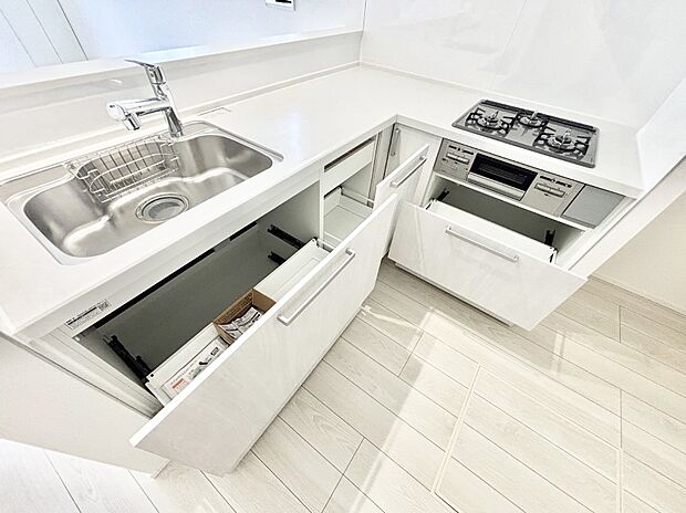 使いやすさを優先したスライド式収納タイプ!