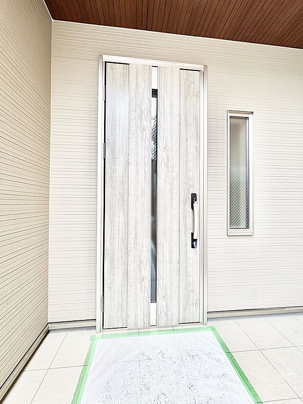 大切な家族、来客を出迎える玄関。