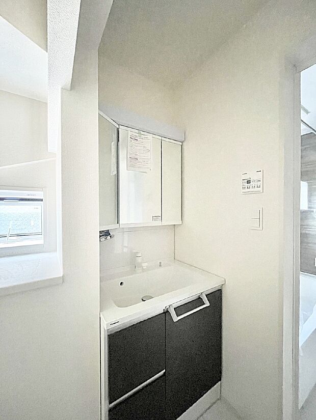 お子さんがうがい、手洗いも喜んでしてくれそうな洗面所!