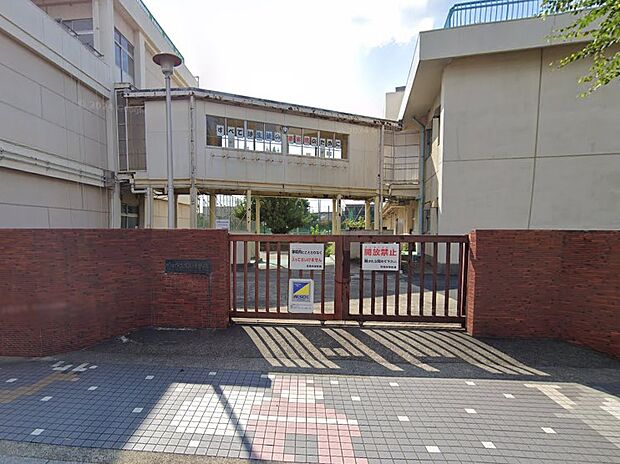 中学校 935m 川口市立芝西中学校