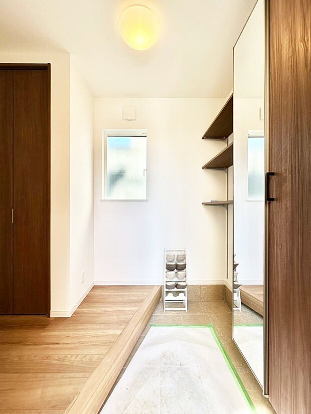 家族の帰宅やお客様をあたたかく迎える玄関