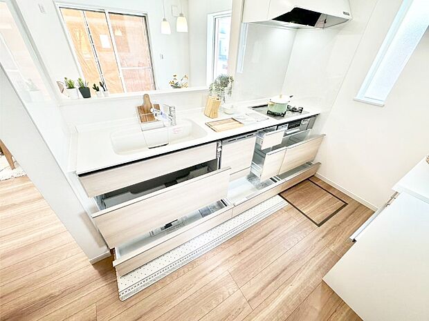 使いやすさを優先したスライド式収納タイプ!