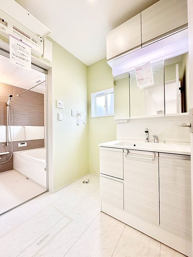 広々とゆとりのあるランドリースペース