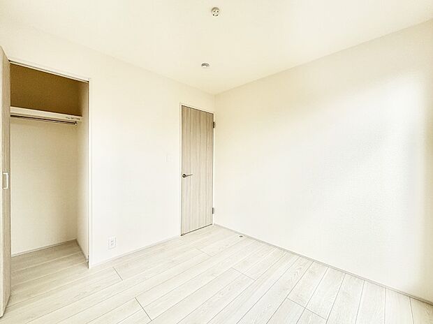 子供部屋にもおすすめな収納スペースたっぷりの居室