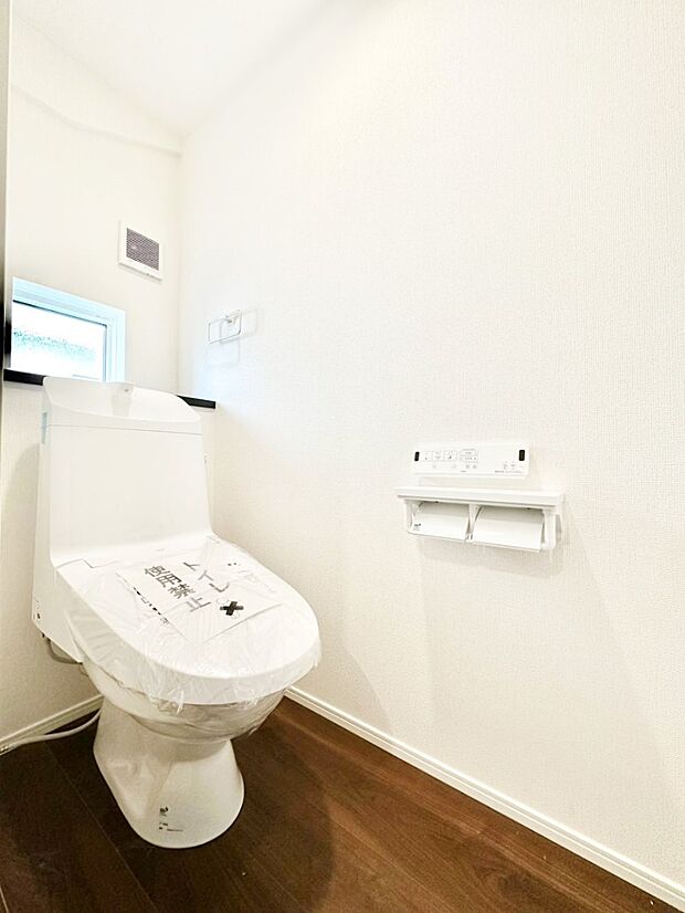 トイレは安心の2箇所!朝のバタバタも一安心です。