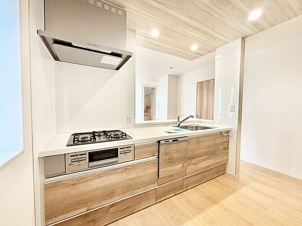 毎日使うキッチンだから、使いやすさ&お手入れのしやすさにこだわりました。