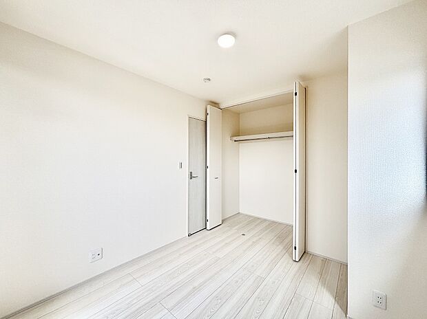 子供部屋にもおすすめな収納スペースたっぷりの居室