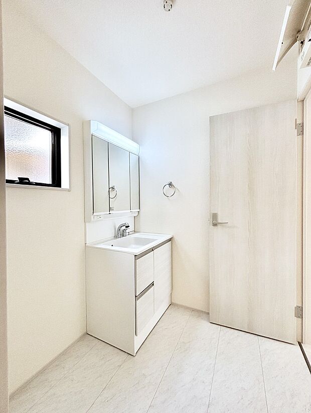 広々とゆとりのあるランドリースペース