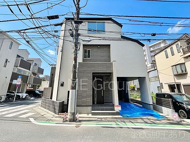 洗練された外観、上質な住空間が広がる室内は永く安心して過ごせる住居です。 