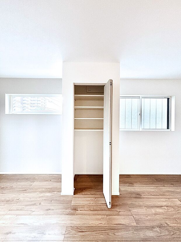 リビング収納。散らかりがちなリビングもスッキリと保てますね。