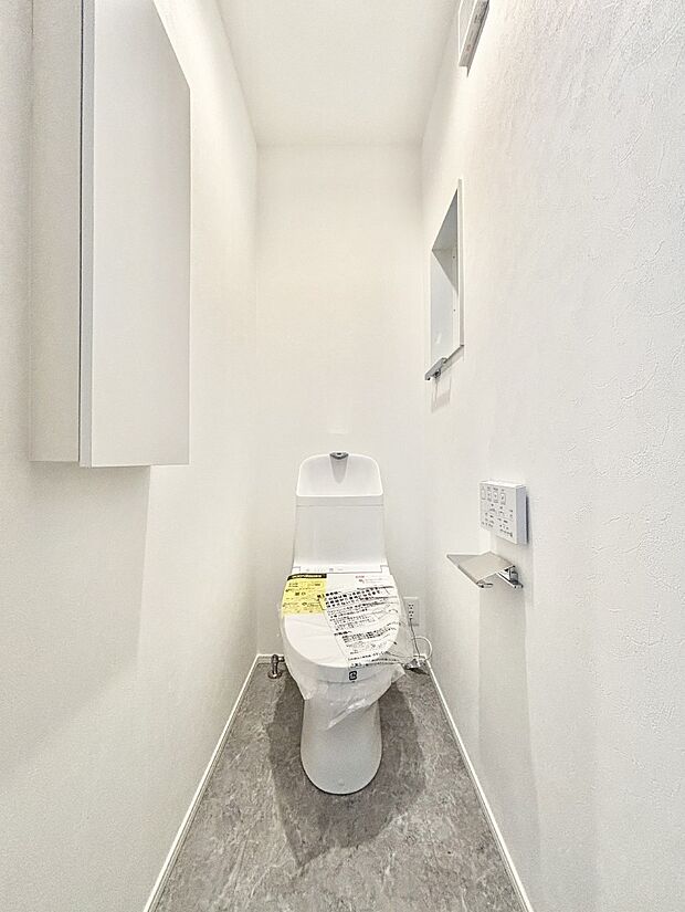 ウォシュレットトイレが安心の2箇所!朝のバタバタも一安心です。