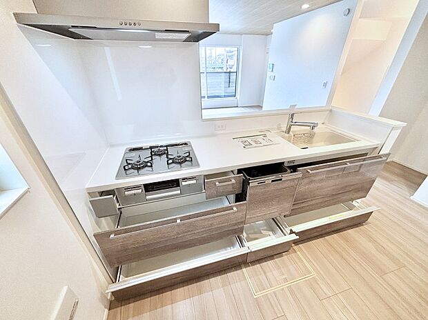 使いやすさを優先したスライド式収納タイプ!