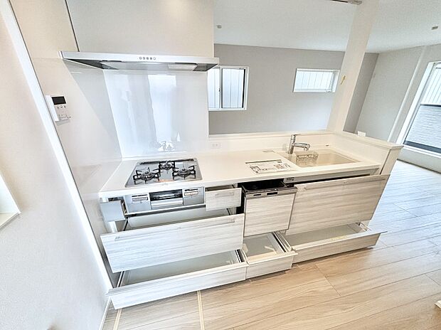 使いやすさを優先したスライド式収納タイプ!