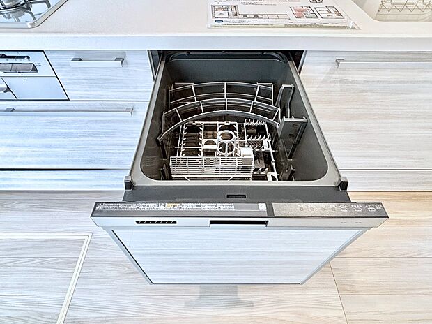 面倒なお片づけは食洗機にお任せ！家事の負担が減って、時間にも気持ちにもゆとりができます。