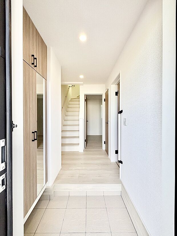 家族の帰宅やお客様をあたたかく迎える玄関