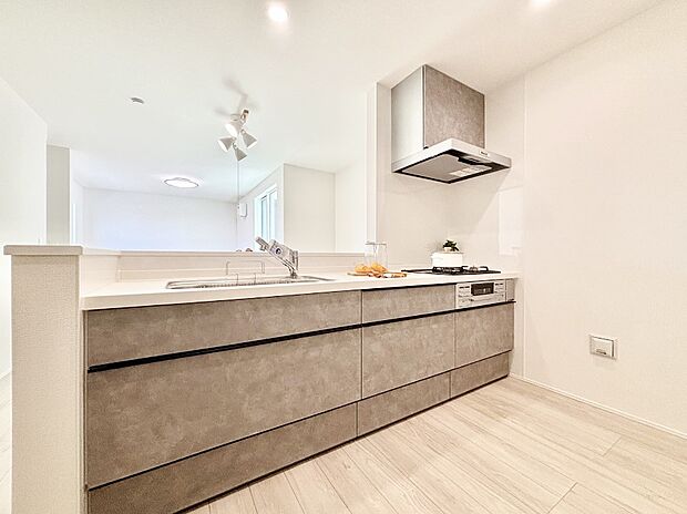 広々とした使い勝手の良いキッチンで日々のお料理も楽しくなりそう