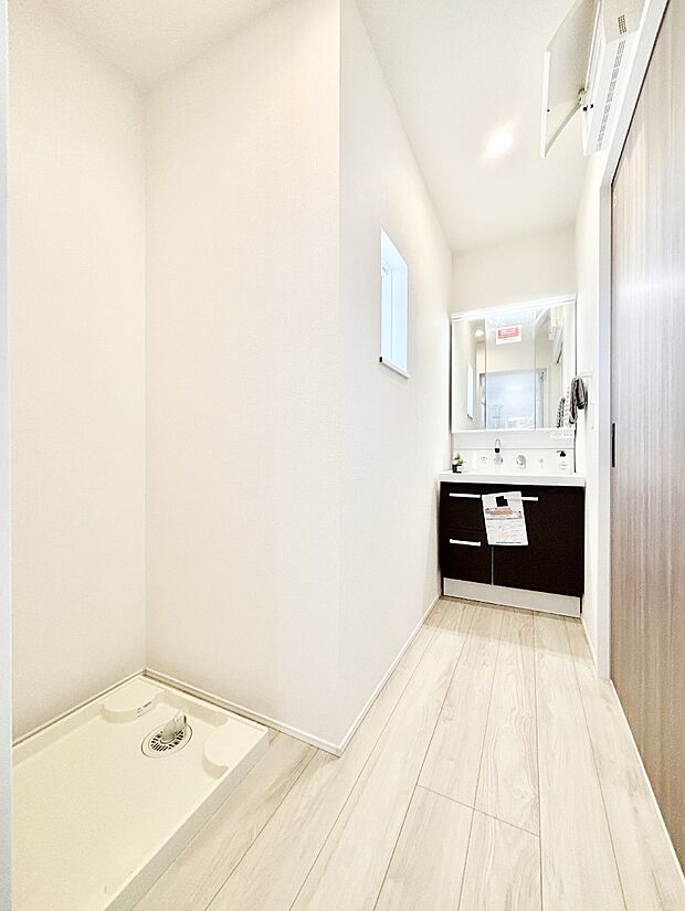 身支度もスムーズにおこなえる脱衣場