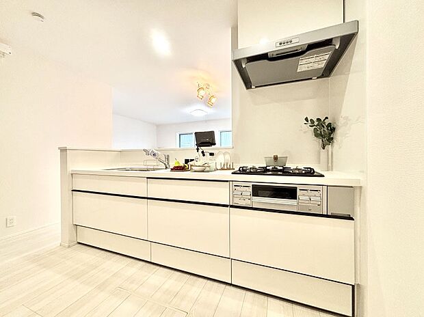 料理をしながらでもご家族との会話を楽しめる対面キッチン