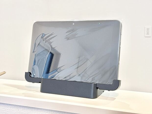 インターホンや家電操作など、豊富な機能でくらしを便利にする多機能タブレット