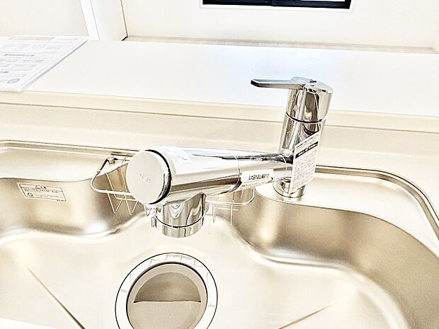 いつでも清潔なおいしいお水を。一つの水栓で水道水と浄水を使い分け。