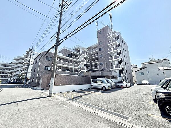溢れる陽光でご家族の笑顔も輝く