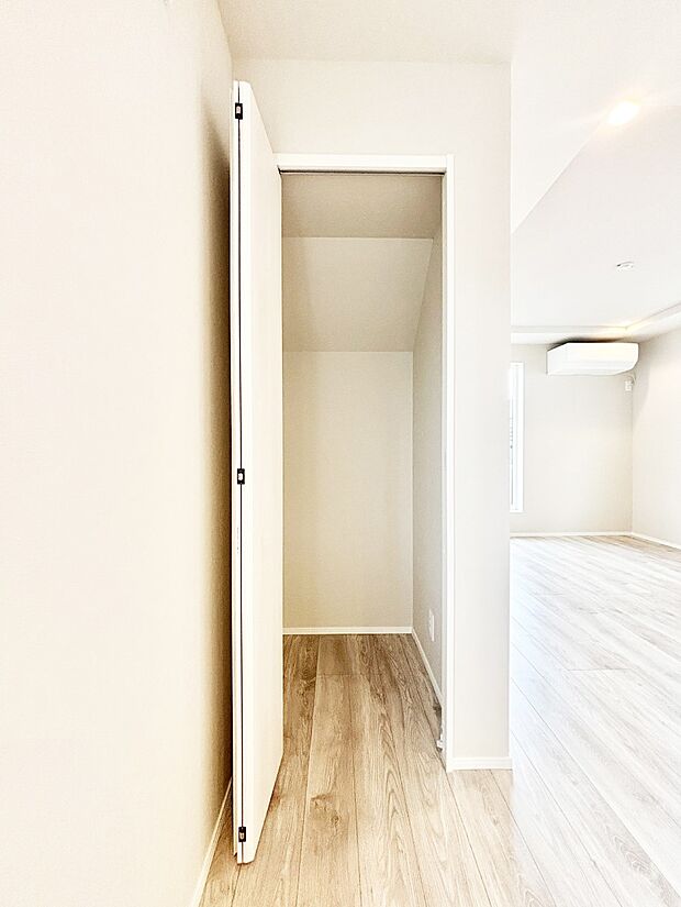 物が多くなりがちなリビングにうれしい収納