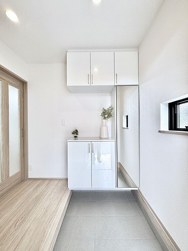 家族の帰宅やお客様をあたたかく迎える玄関